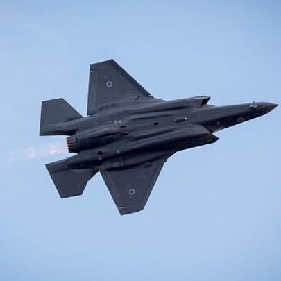 Israel carried out a strike on a base in Lebanon belonging to Popular Front for the Liberation of Palestine – General Command (PFLP-GC), reported Arabic media early Monday morning.
The Israel Defense Forces has yet to comment.
The apparent strike occurred shortly after Hezbollah leader Hassan Nasrallah pledged to shoot down any Israeli aircraft in Lebanese airspace.  #Israel #Lebanon #palestine